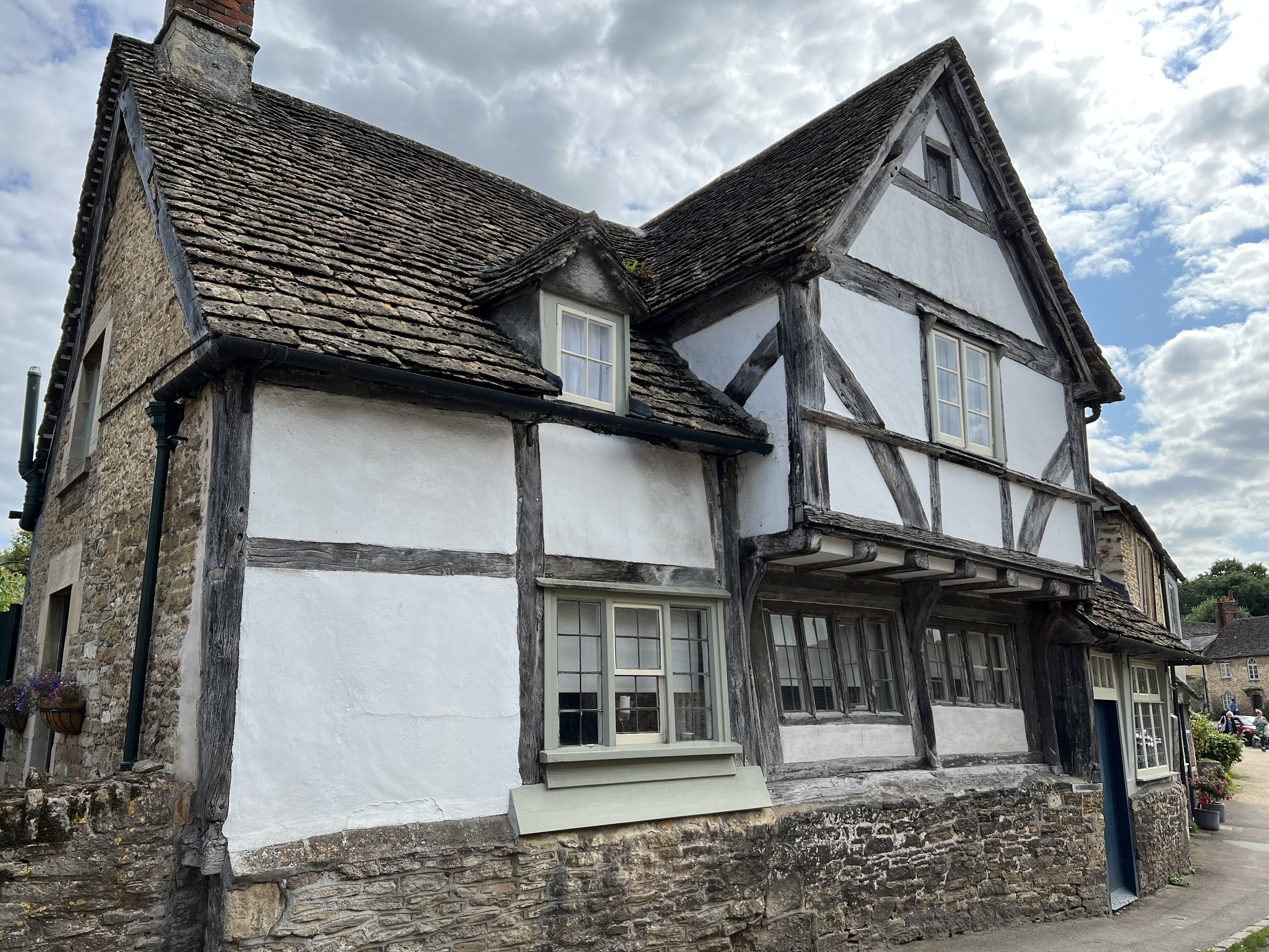 historic beamed property